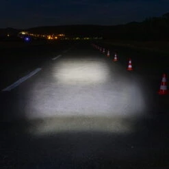 SIGMA SPORT Aura 30 Batterijverlichting -Fiets Winkel Leuchtweite Aura 30