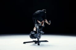 Wahoo Fitness KICKR Fiets V2 Wifi -Fiets Winkel Wahoo KICKR BIKE v2 WFBIKE3 QTR RIDER 02323